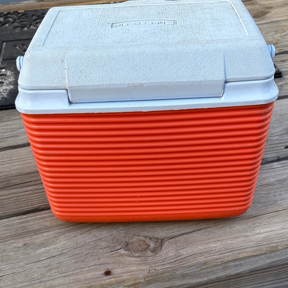 Rubbermaid Orange and White Cooler - Picture 7 of 10